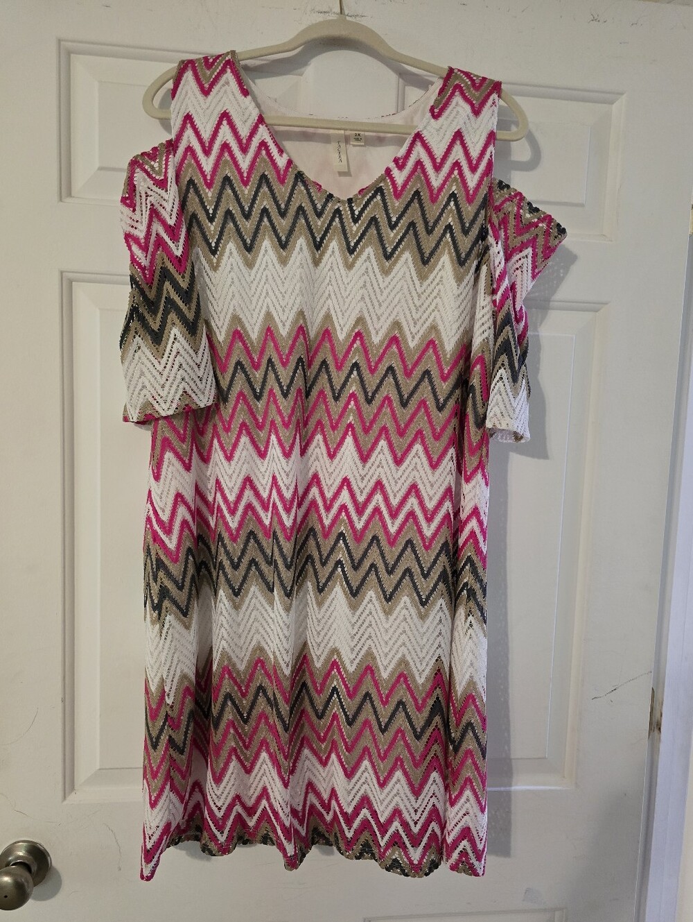 Tacera Chevron Cold-Shoulder Dress in White, Pink & Olive